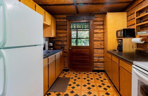 Lakewood Cabin | Lakewood Log cabin with ATV access close to town