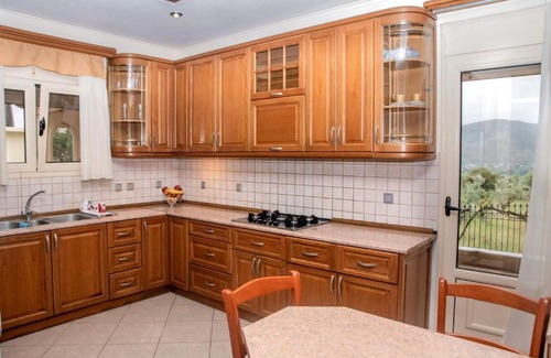 Souli Villa | Laki Villa with pool and jacuzzi