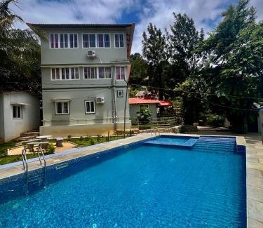 Yelagiri Resort | Lakshmi Flower Tech Resort