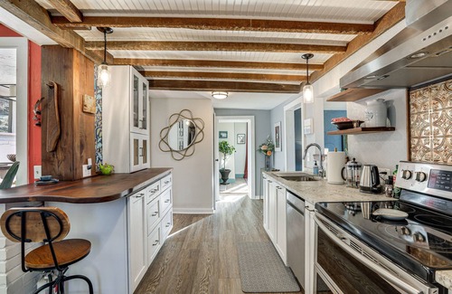 Lambertville Apartment | Lambertville Retreat - Walk to Shopping & Dining!