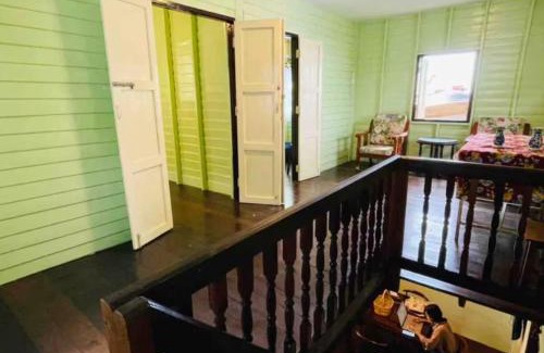 Bangkok Yai House | Lamduan house whole House - 3BR - Experience temple and canal life