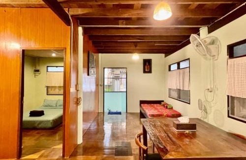 Bangkok Yai House | Lamduan house whole House - 3BR - Experience temple and canal life