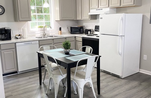 Lancaster Cottage | Lancaster Gem - Cozy Cottage