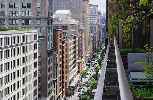 Rose Hill Hotel | Land Of Opportunity! Rooftop Pool, Pets Allowed, 0.5 miles from Empire State!