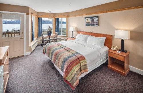 Homer Resort | Land's End