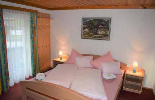 Heiligenblut House | Landhaus Alpenrose - Feriendomizile Pichler