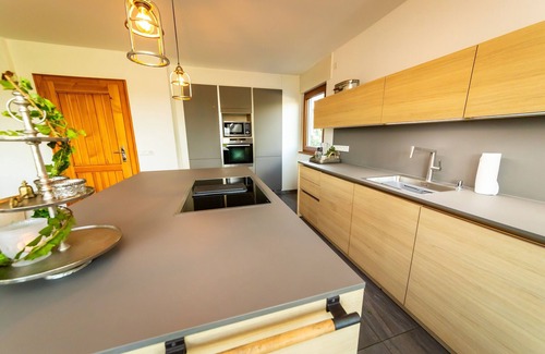 Brakel House | Landhaus am Silberberg, Ferienhaus im Grünen mit Sauna, Kamin und Großen Garten