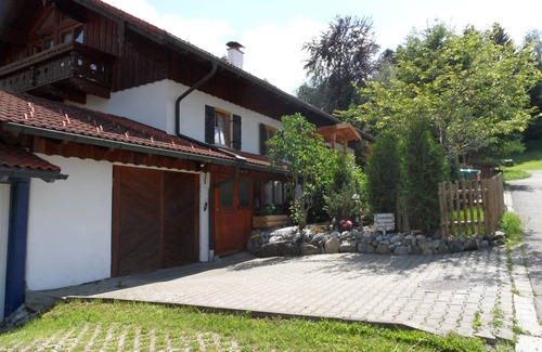 Irsengund Apartment | Landhaus Engelhardt in a quiet, sunny location with mountain view apartment 1, allergy free