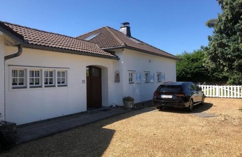 Henri-Chapelle Apartment | Landhaus Sylvia in Eupen, Terrasse , Garten & Nähe zum Hohen Venn