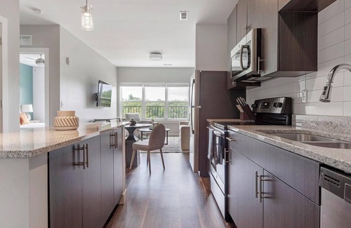 Edwardsville Apartment | Landing | Amazing 1BD, Clubhouse, Gym