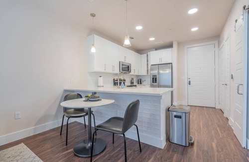 Wetmore Apartment | Landing | Amazing 1BD, Gym, Clubhouse