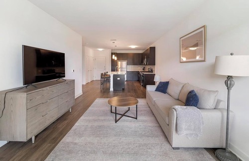 Schaumburg Apartment | Landing | Amazing 1BD, Clubhouse, Pool