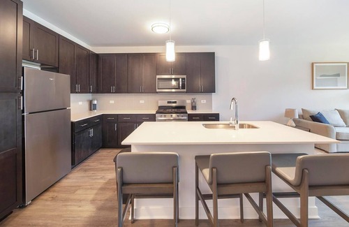 Schaumburg Apartment | Landing | Amazing 1BD, Clubhouse, Pool