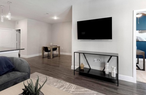 Allen Apartment | Landing | Amazing 1BD, Yoga Studio, Game Room