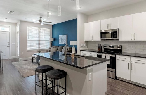 Allen Apartment | Landing | Amazing 1BD, Yoga Studio, Game Room