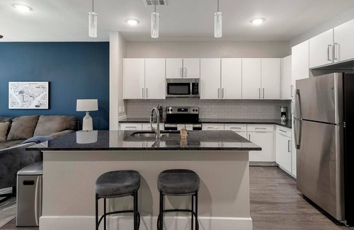 Allen Apartment | Landing | Amazing 1BD, Yoga Studio, Game Room