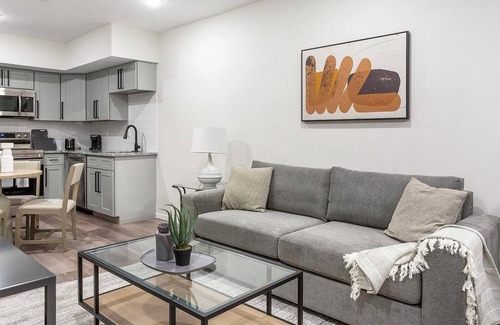 Spruce Hill Apartment | Landing at 4415 Chestnut - 2 Bedrooms in Univer.