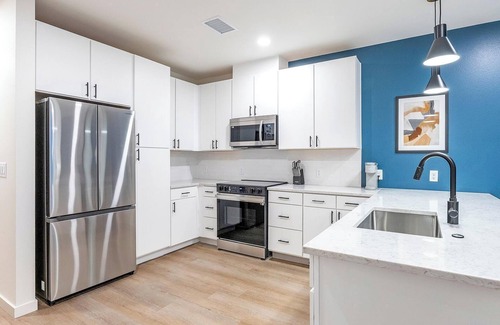 Civic Center Apartment | Landing at akin Golden Triangle - 1 Bedroom in .