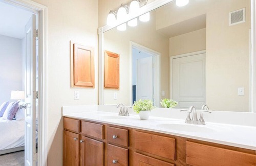 Hill Country Galleria Apartment | Landing at Avanti Hills at the Galleria - 1 Bedroom in Hill Country Galleria