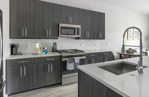 Washington Ave./ Memorial Park Apartment | Landing at Bellrock Sawyer Yards - 1 Bedroom in.