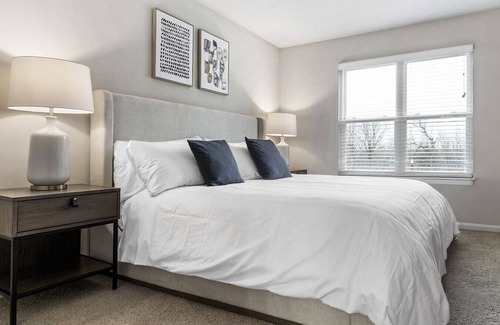 Ashburn Apartment | Landing at Brixton at Loudoun - 2 Bedrooms in Downtown Ashburn