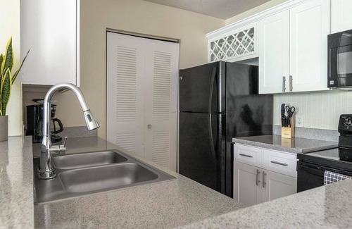 Trailer Estates Apartment | Landing at Champions Walk - 2 Bedrooms in South.
