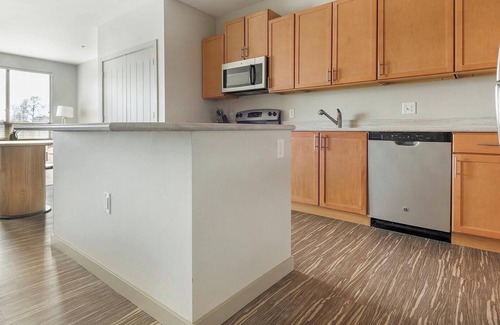 St. Louis Apartment | Landing at Cortona at Forest Park - 1 Bedroom i.