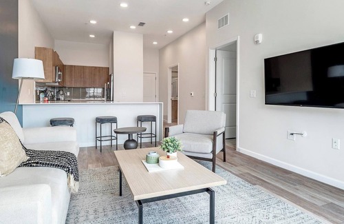 Florida Center Apartment | Landing at Deseo Grande - 1 Bedroom in Southwes.