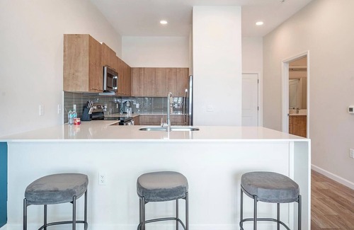 Florida Center Apartment | Landing at Deseo Grande - 1 Bedroom in Southwes.
