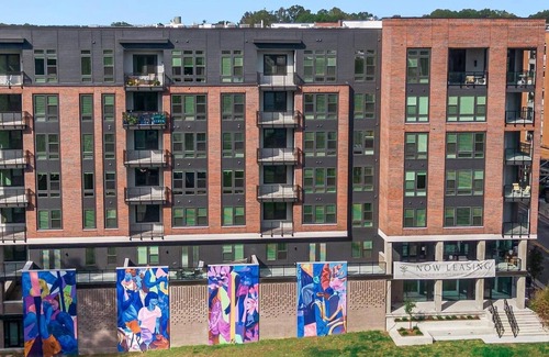 Downtown Apartment | Landing at Foster on the Park - Studio in Downtown