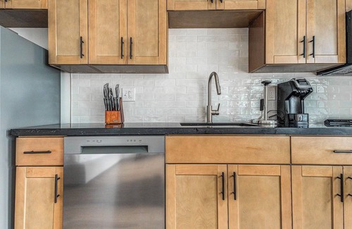 Kensington Apartment | Landing at Hagert and York - Studio in East Ken.