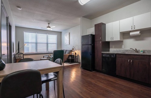 Tobin Hill Apartment | Landing at Lofts on Main - 1 Bedroom in Monte V.