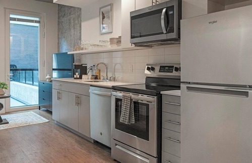Mann Apartment | Landing at Madrone - 1 Bedroom in Central District