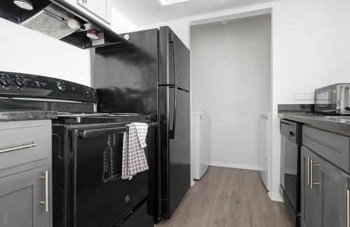Winston - Salem Apartment | Landing at Northcliffe Forest - 2 Bedrooms in N.