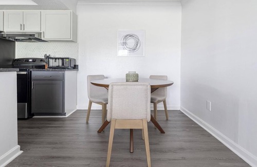 Winston - Salem Apartment | Landing at Northcliffe Forest - 2 Bedrooms in N.