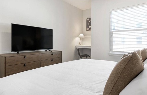 Portland Apartment | Landing at Northshore Place Apartments - 2 Bedrooms in Downtown Portland