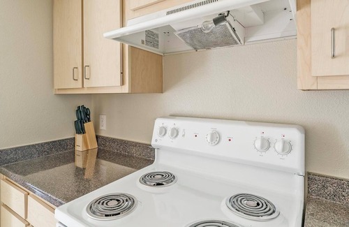 Southbelt/Ellington Apartment | Landing at Settlers Ranch - 1 Bedroom in South .