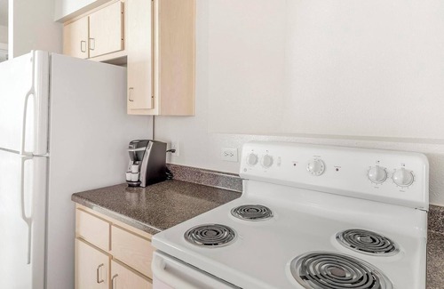 Southbelt/Ellington Apartment | Landing at Settlers Ranch - 2 Bedrooms in South.