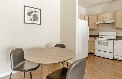 Southbelt/Ellington Apartment | Landing at Settlers Ranch - 1 Bedroom in South .