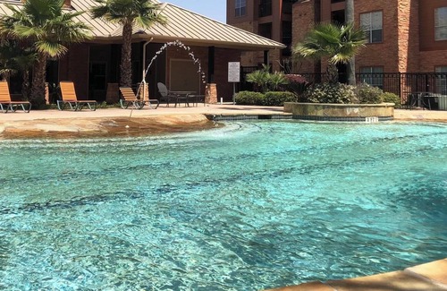 Southbelt/Ellington Apartment | Landing at Settlers Ranch - 2 Bedrooms in South.