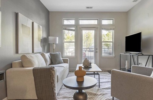 Lake Arbor Apartment | Landing at Tapestry Largo Station - 1 Bedroom in Lake Arbor