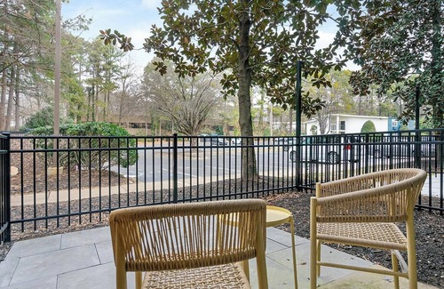Northeast Raleigh Apartment | Landing at The Harrison - Studio in Northeast R.