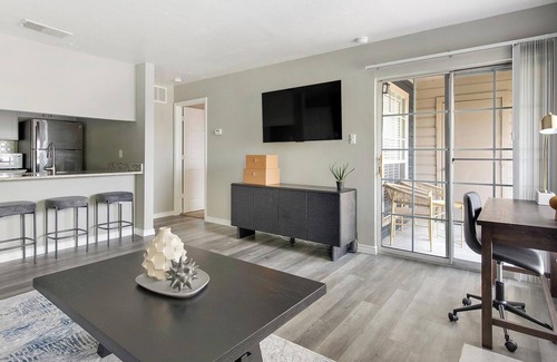 Royal Ridge Apartment | Landing at The Lynx - 1 Bedroom in El Dorado/.