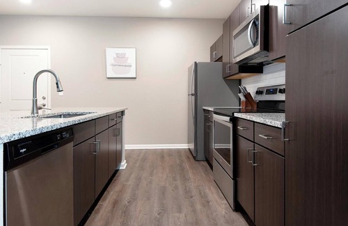 Chesterfield Apartment | Landing at The Parq at Chesterfield - 1 Bedroom.