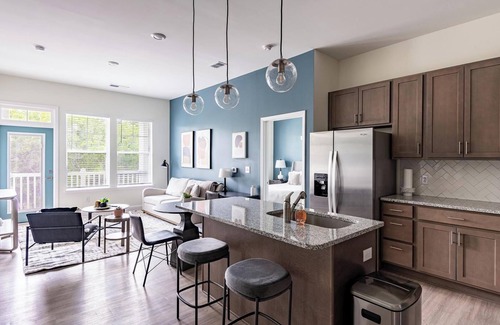 Wilmington Apartment | Landing at The Parker Leland - 2 Bedrooms in Do.