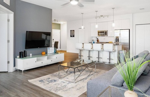 Port Tampa City Apartment | Landing at The Pointe on Westshore - 2 Bedrooms.