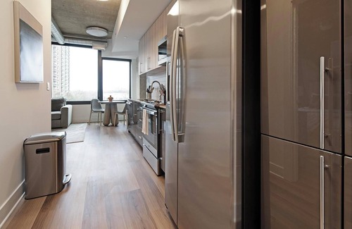 Baileys Crossroads Apartment | Landing at Three Collective - 1 Bedroom in Fall.