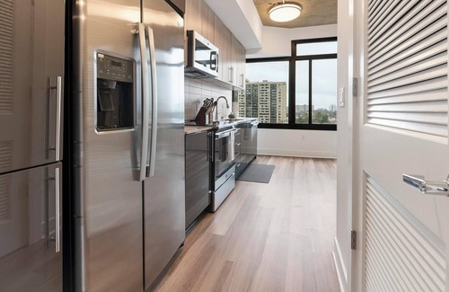 Baileys Crossroads Apartment | Landing at Three Collective - 1 Bedroom in Fall.