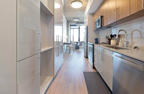 Baileys Crossroads Apartment | Landing at Three Collective - 1 Bedroom in Fall.
