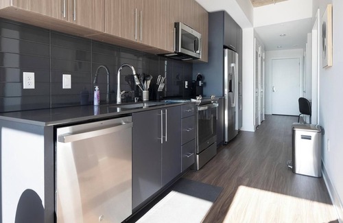 Baileys Crossroads Apartment | Landing at Three Collective - 1 Bedroom in Fall.